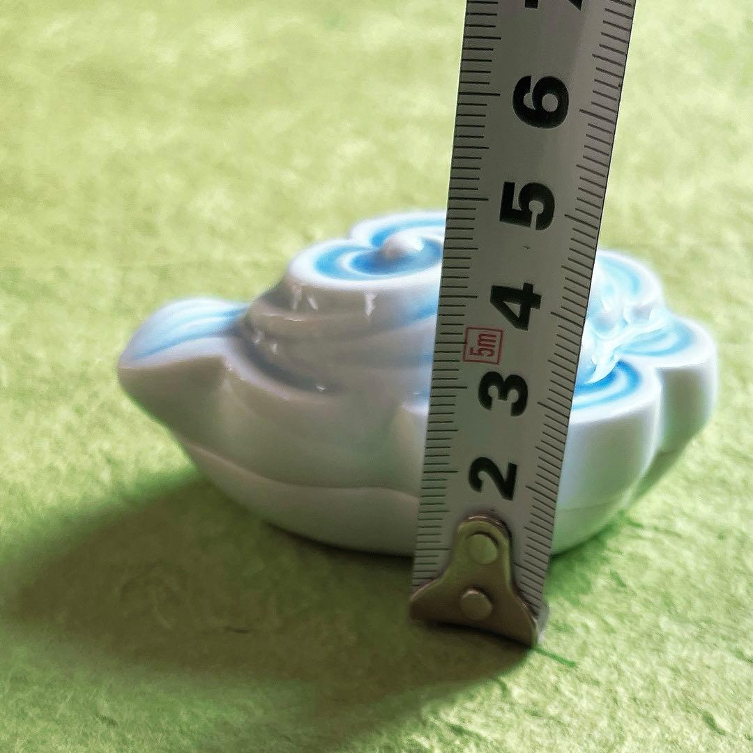 有田焼　雲流香合（青白磁）