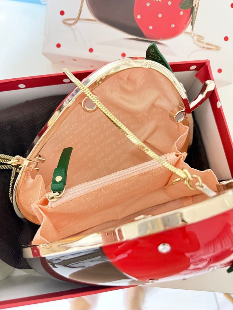 ケイトスペード　いちご型かクラッチバッグ