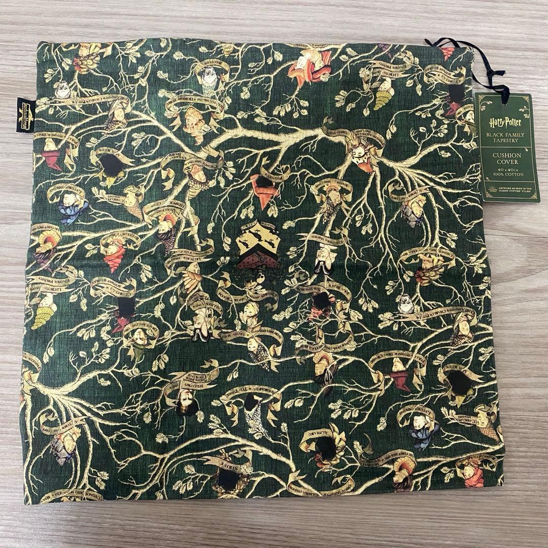 ブラック家の家系図クッションカバー - メルカリ
