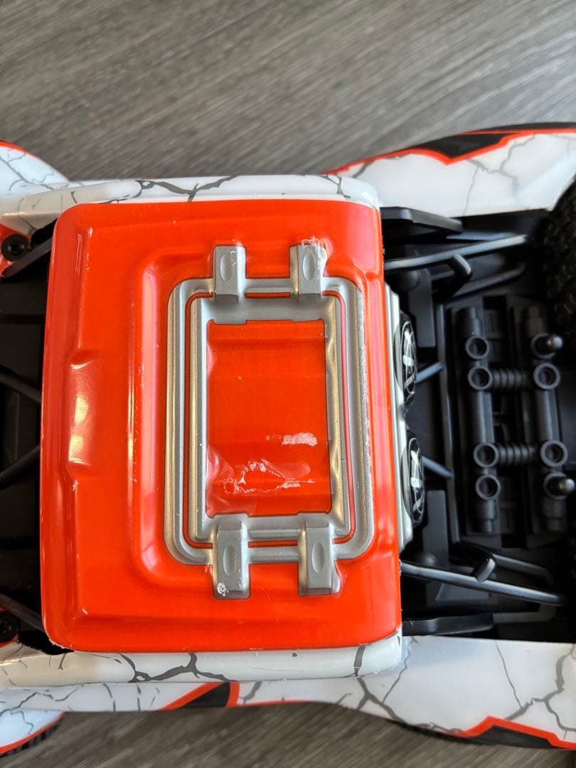 カスタム品 ラジコン　高速　メタルパーツ　バッテリーは一個です