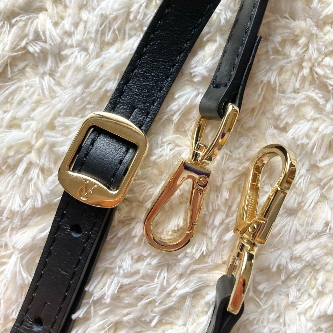 定価42,900円 クリスチャンヴィラ フラップ ハンドバッグ トートバッグ 黒