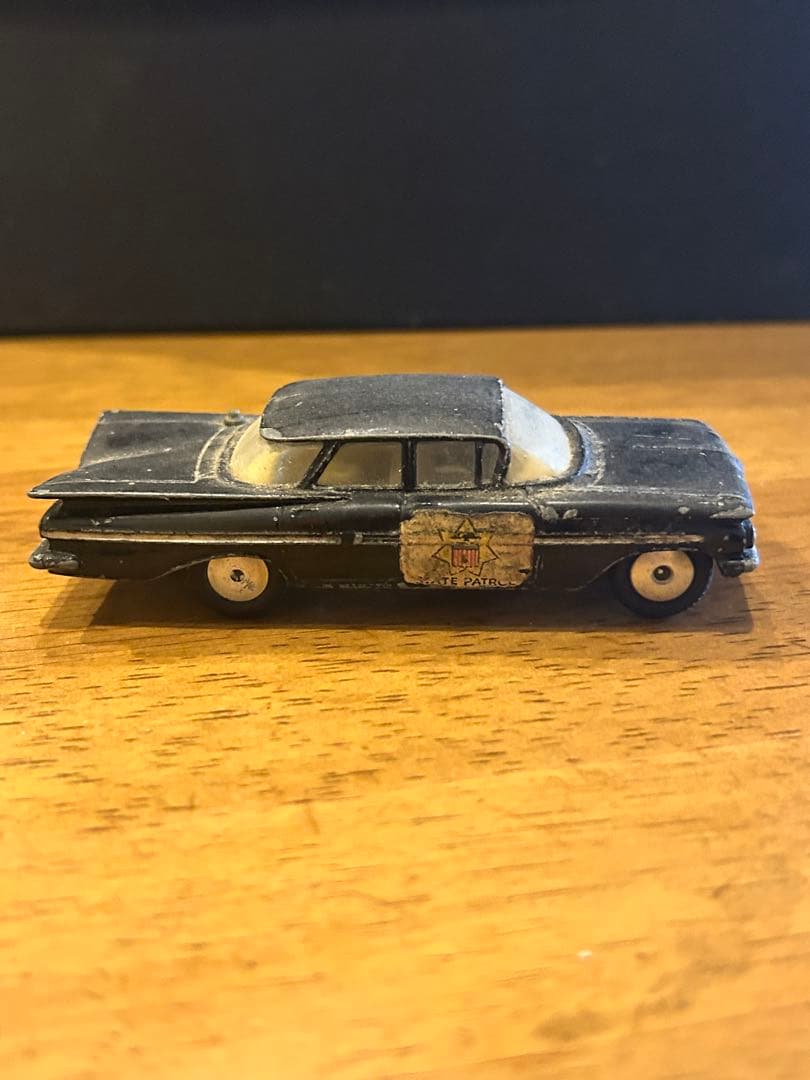 シボレー・インパラ コーギー ミニカー 黒