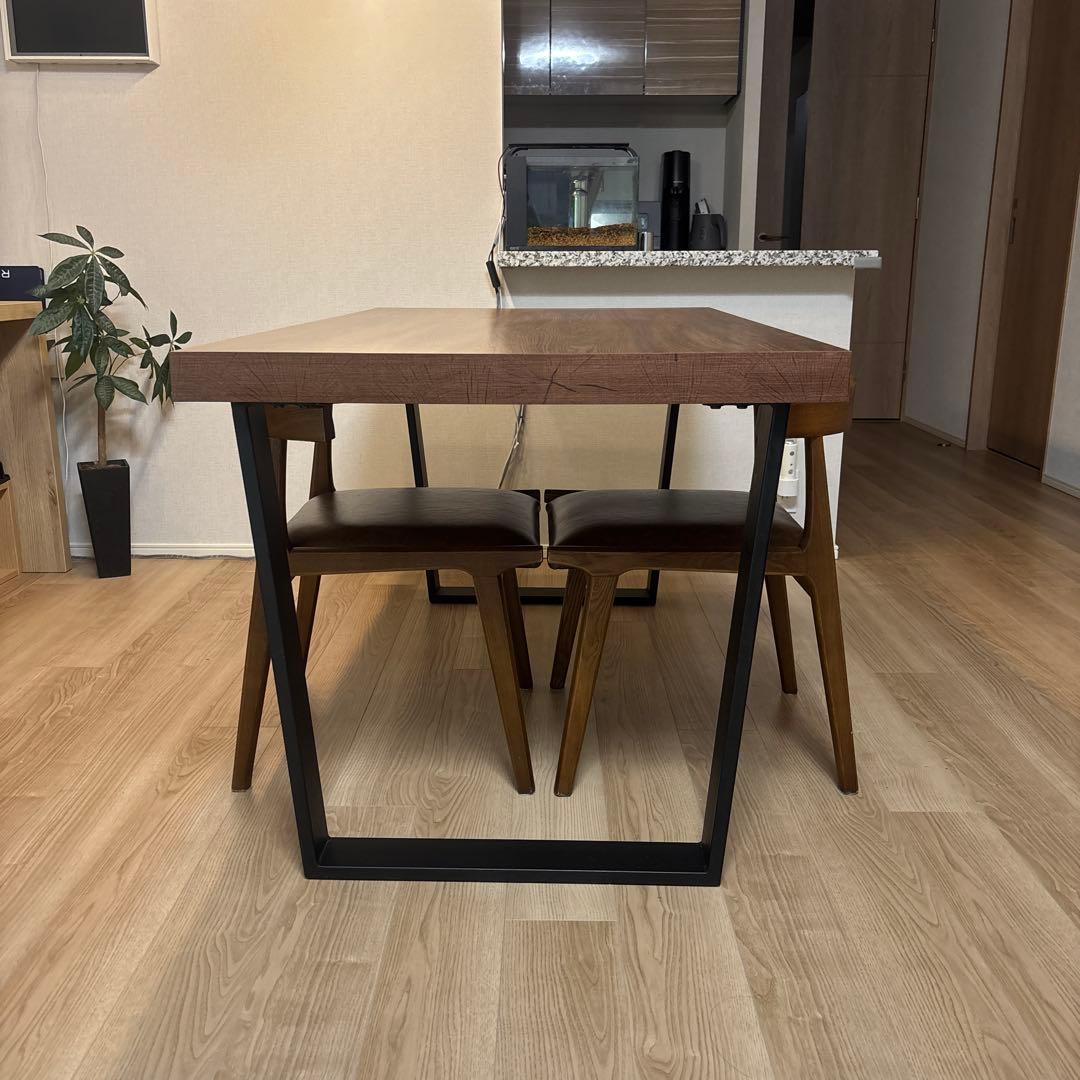 【横浜市港北区】ダイニングテーブルセット 机＋椅子2脚 おしゃれ 食卓