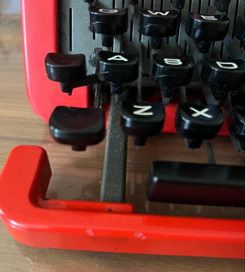 オリベッティ　タイプライター valentine