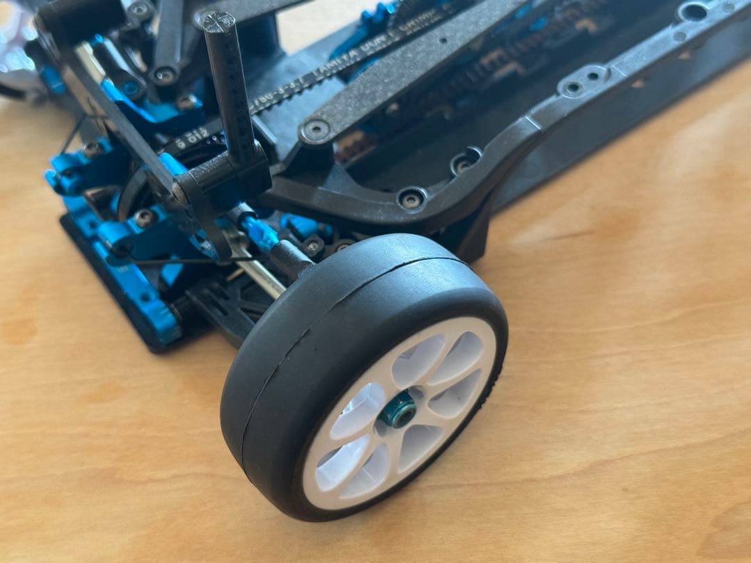 ラジコンカー タミヤTA07 ダンパーなし　ジャンク品