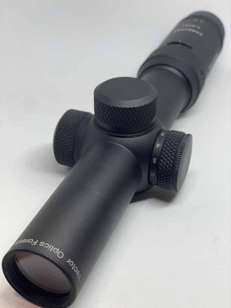 【美品です】ベクター オプティクス Vector Optics Forester