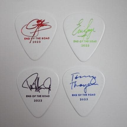 KISS 2023 ニューヨーク Final Show 全メンバー ギターピック KISS 2023 ニューヨーク Final Show 全メンバー ギターピック KISS