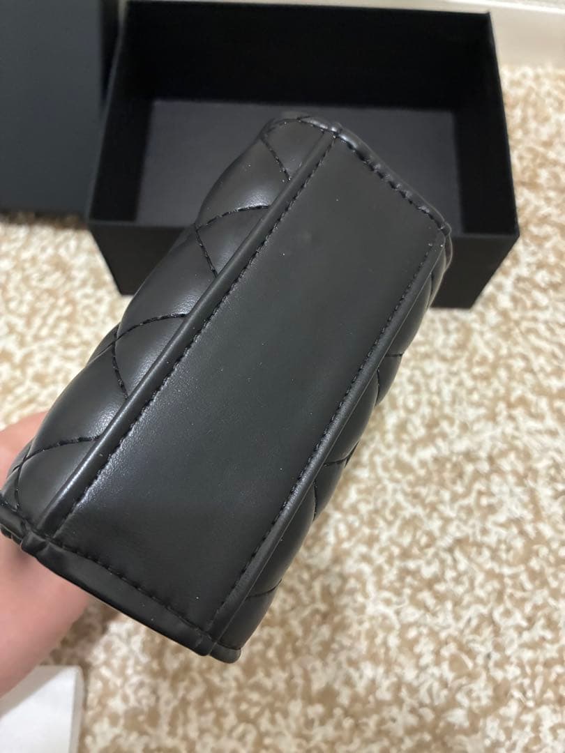 CHANELノベルティバックブラックキルティングチェーンショルダーミニバッグ