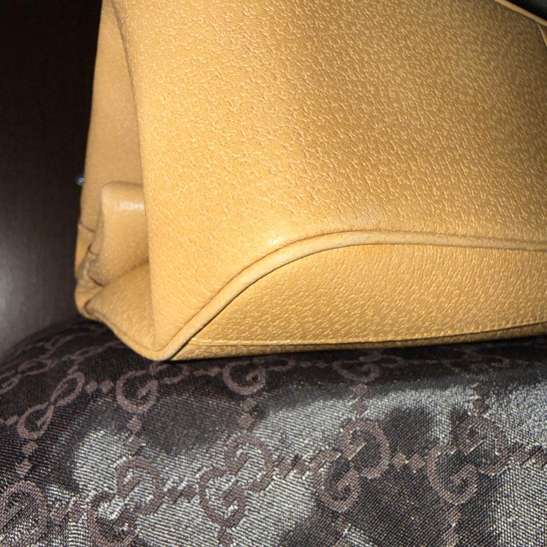 美品　グッチ　ハンドバッグ　がま口　成人式 レザー　ベージュ GUCCI ロゴ