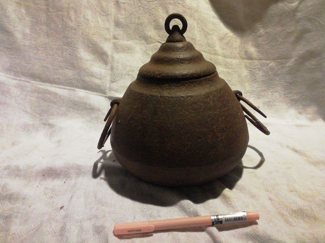 ♪茶道具　釜　時代物 楽天市場】【茶器/茶道具 炉釜（炉用釜）】 霰尾垂釜 羽落ち 黄梅院