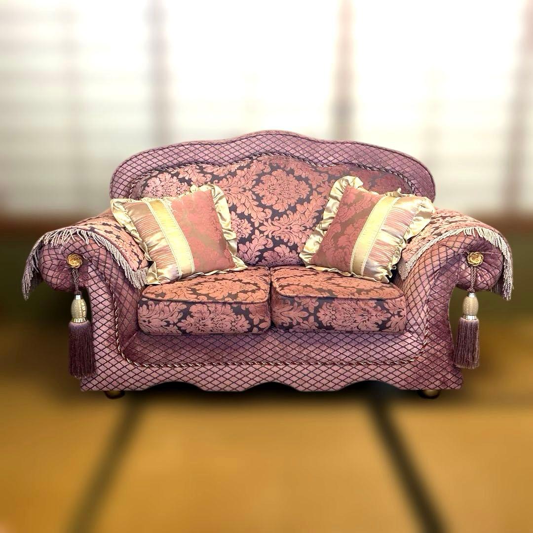 フローラルパターン ピンクソファ フローラルパターン ピンクソファ