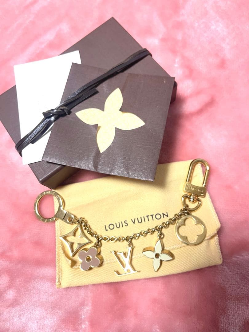 LVチャーム ルイヴィトンキーホルダー
