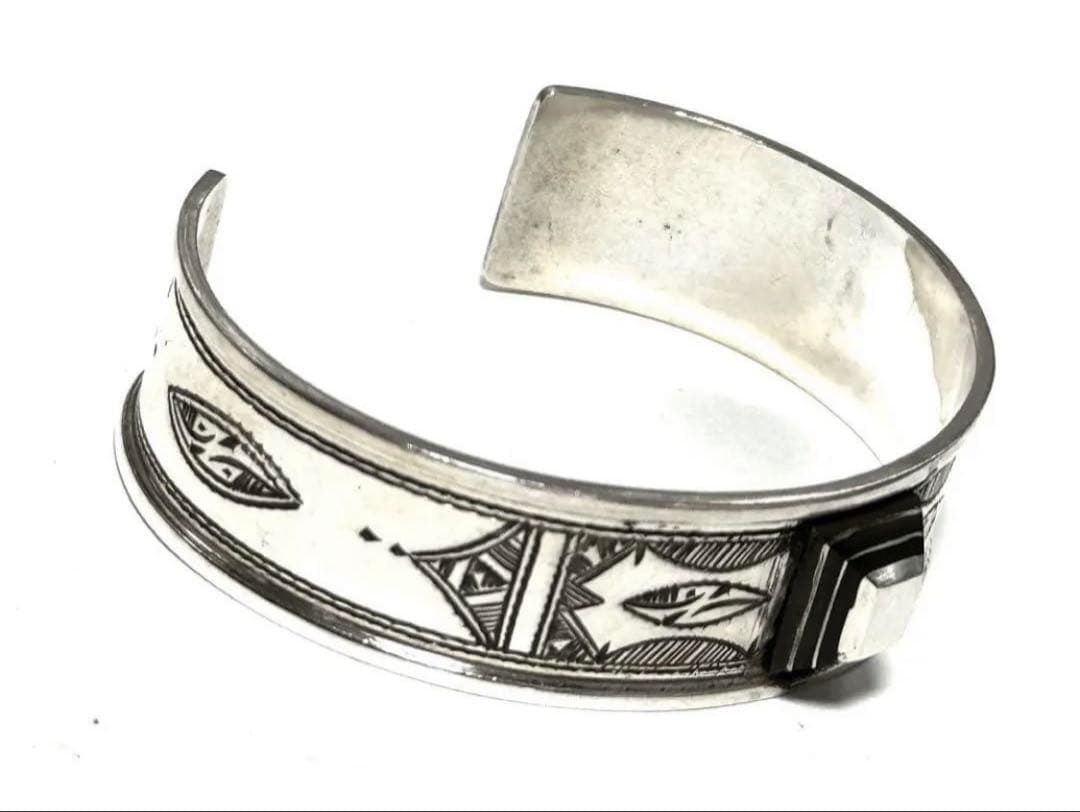 トゥアレグ族　ハンドメイド　シルバーブレスレット