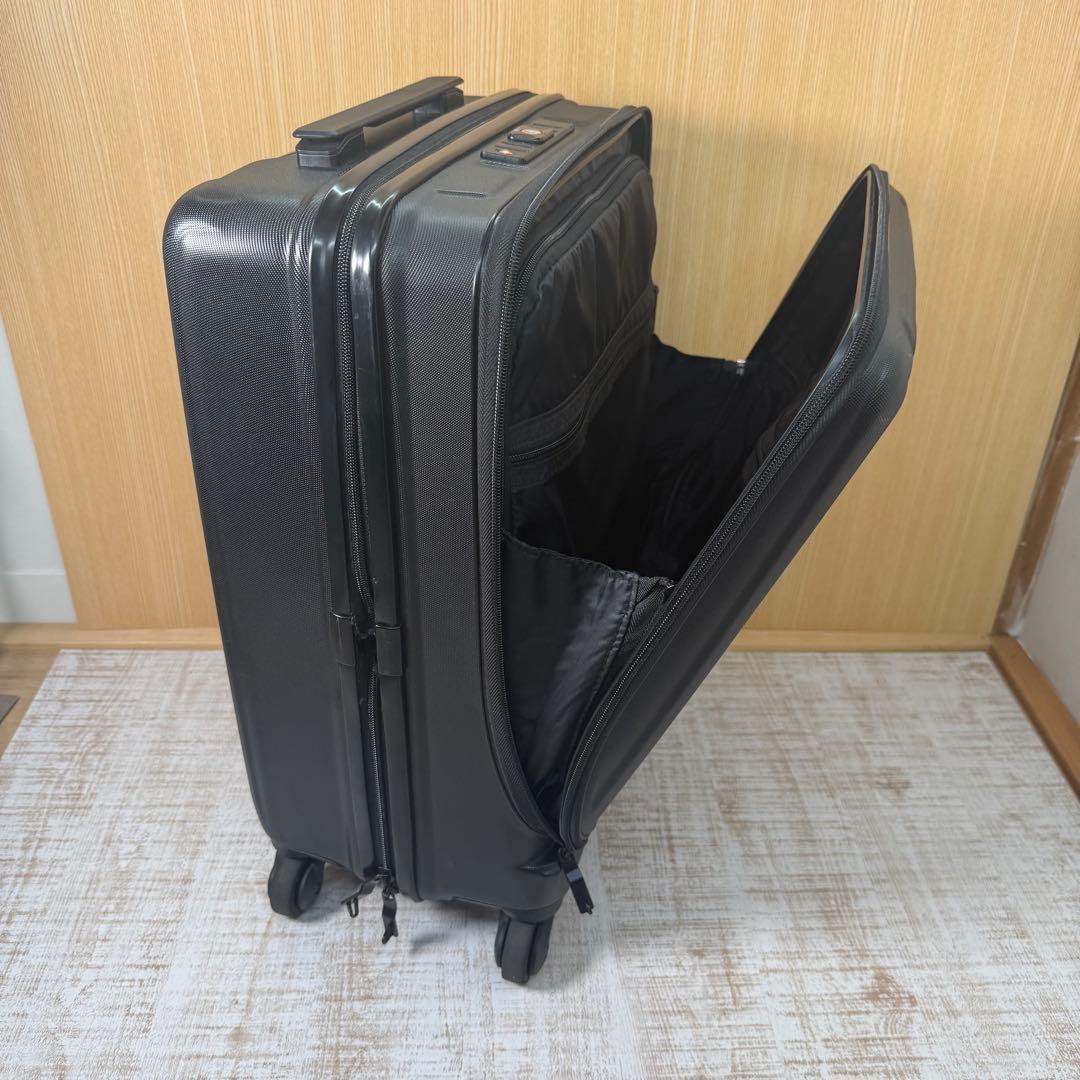 訳あり BRIEFING H-34F キャリーケース 4輪 マットな色合い