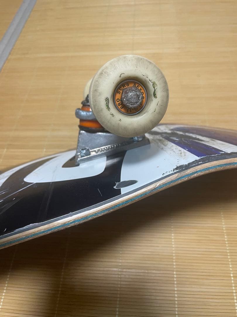 レスケ　サンダートラック　ドラゴンフォーミュラウィール　スケートボード