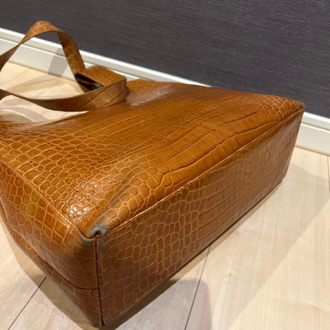 フェラガモ ブラウン クロコダイル風ショルダーバッグ