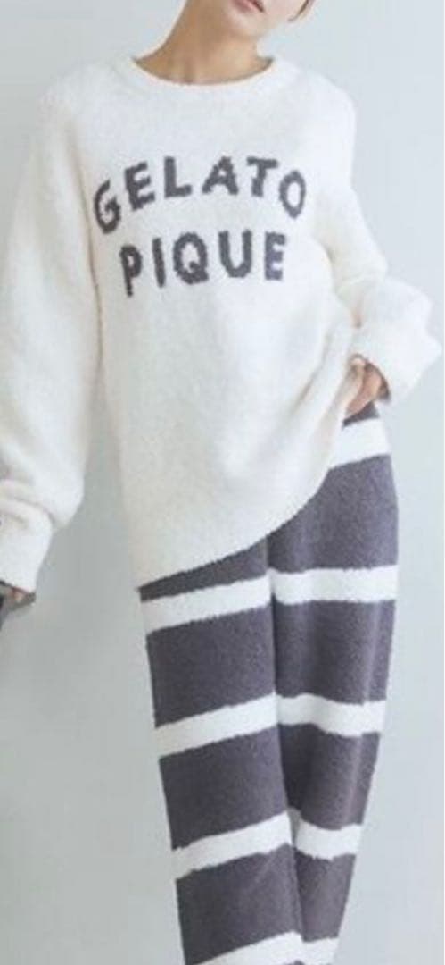 完売品ジェラートピケ パウダーロゴジャガードプルオーバー＆ロングパンツアイボリー