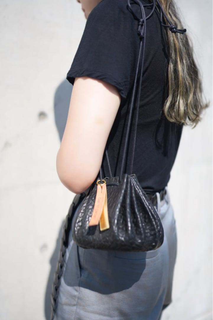 cain en padam ブラック　巾着バッグ