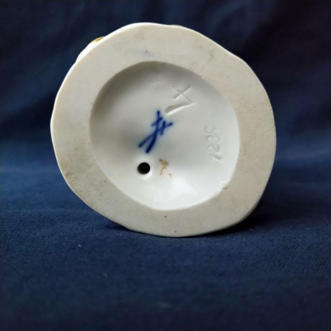 マイセン(Meissen)フィギュリン『葡萄を持つ少女』 - メルカリ