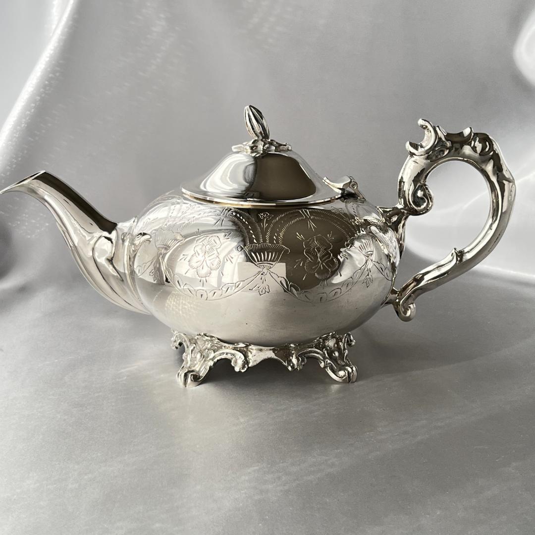 英国】 ビクトリアンのティーポット【シルバープレート】綺麗！！