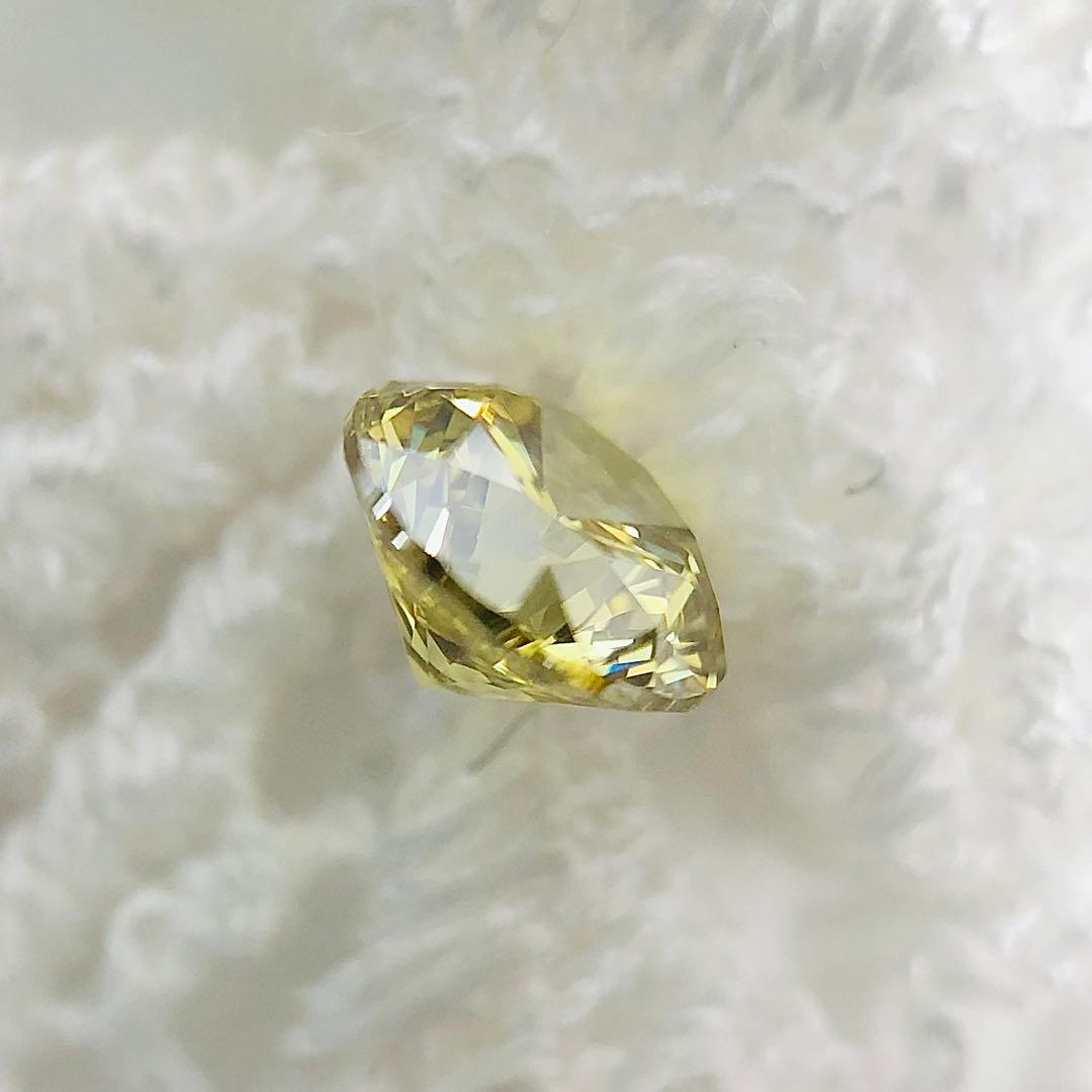 アクセサリー 0.365ct F. Deep Brownish Greenish Yellow