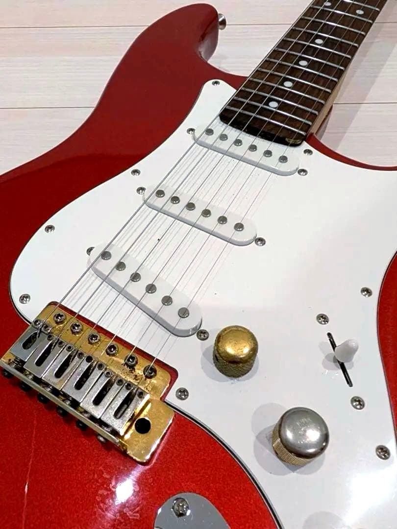 BUSKER’S BST Stratocaster Red llic BUSKER'SのエントリークラスのSTタイプ「BST-Standard」にニューカラー