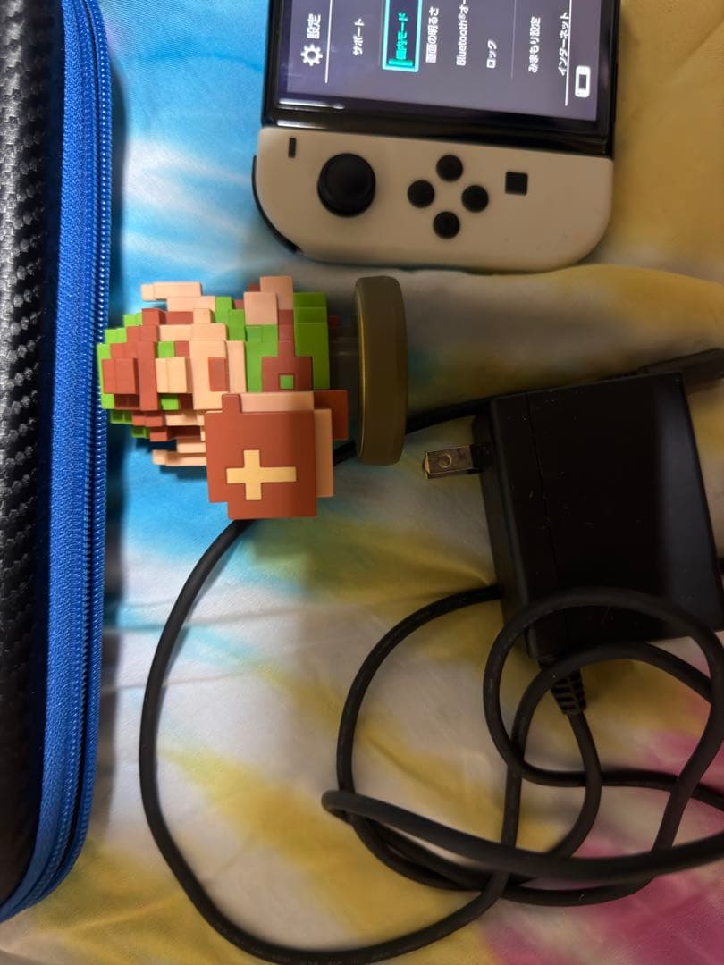 Nintendo Switch 本体 ホワイト 充電器・ケース・アミーボ付き