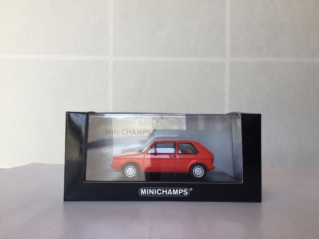 ミニチャンプス　VW Golf GTI \"Pirelli\" ミニカー 限定品