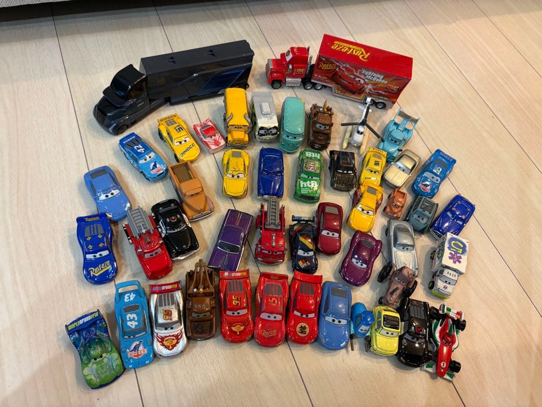 n*o様 カーズ ミニカー 47台セット トラック付き