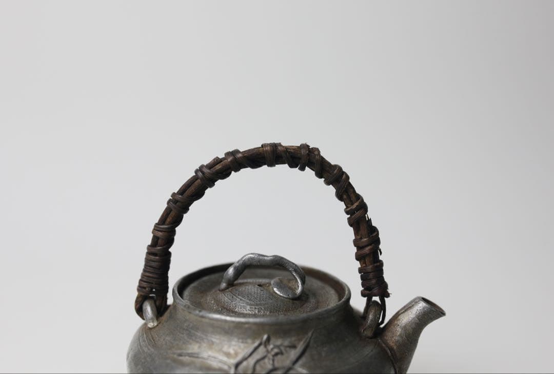 時代 古錫製 銘あり 香山？ 急須 霊知と蘭 細工 茶器 茶道具