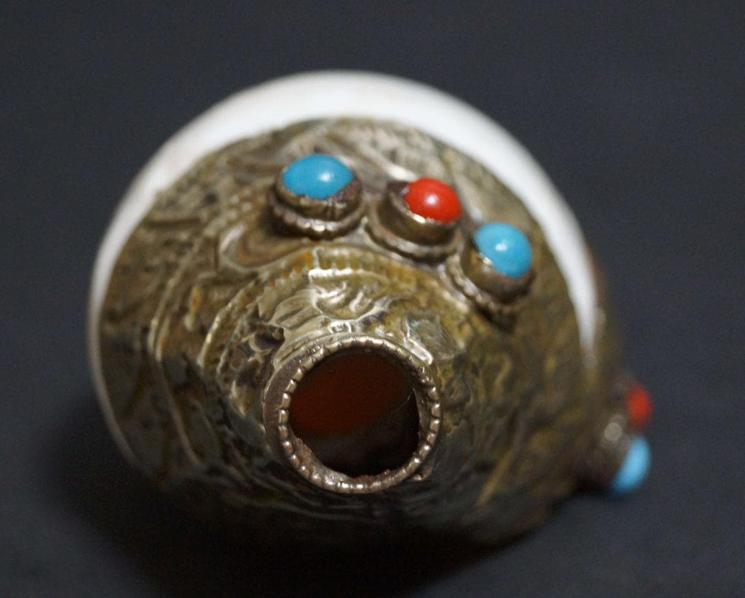 チベット密教法具法螺貝(シャンカ)銀製シルバー巻き手造り打出し『唐草