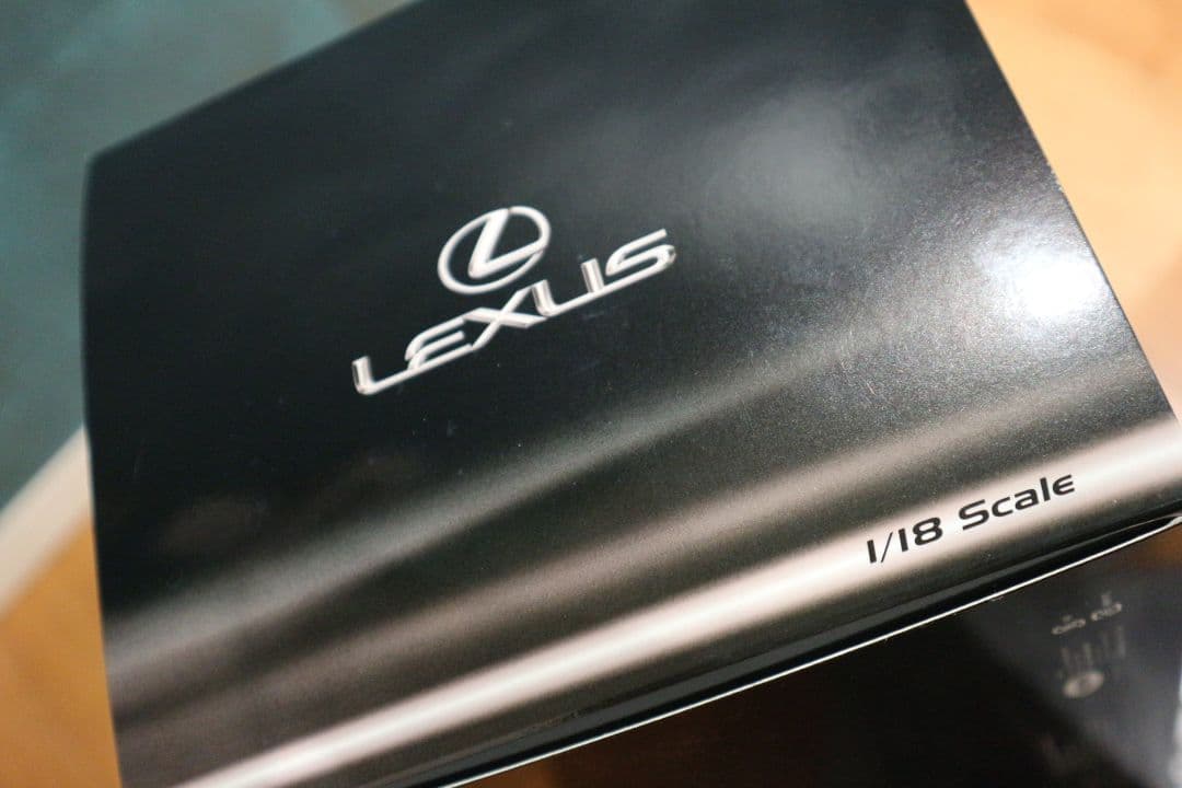 Lexus RX ソニッククォーツ ミニカー 1/18