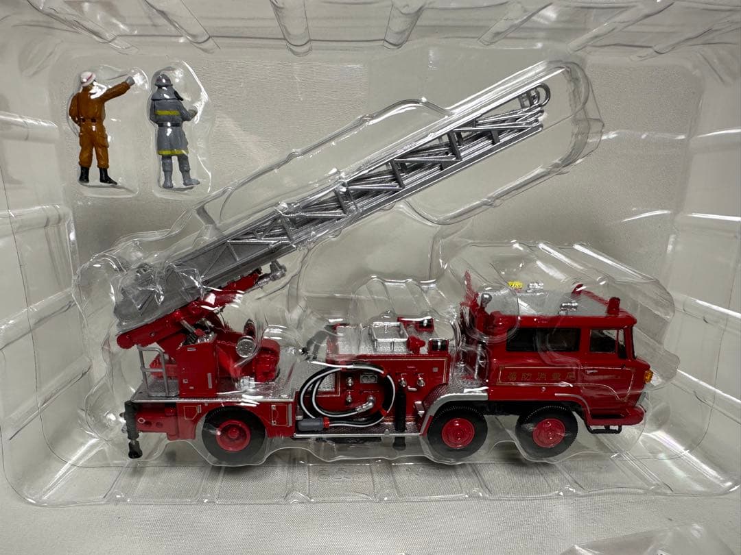 トミカリミテッドヴィンテージネオ　はしご車　救急車　2台セット