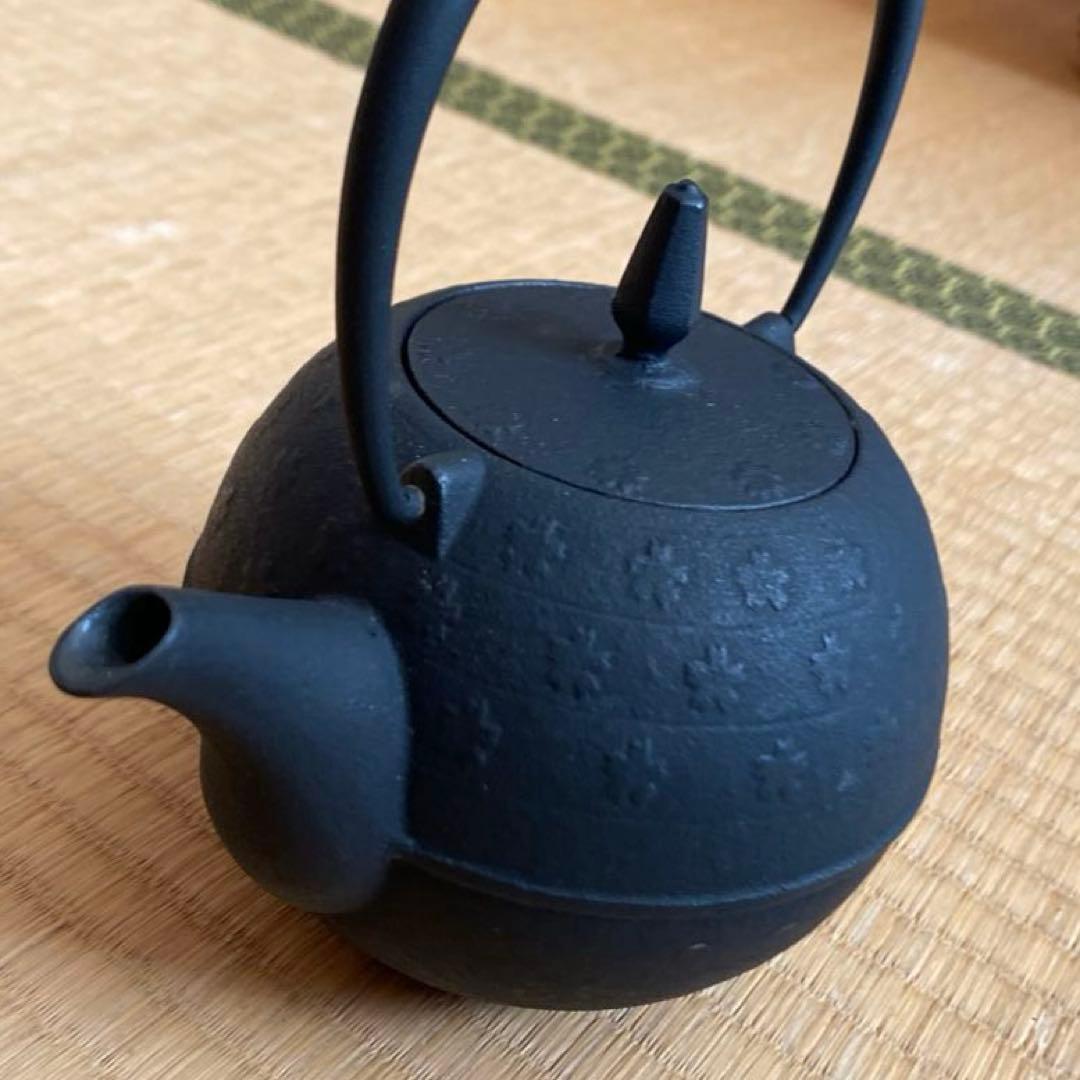 南部鉄器　 急須sakura 墨 0.6L