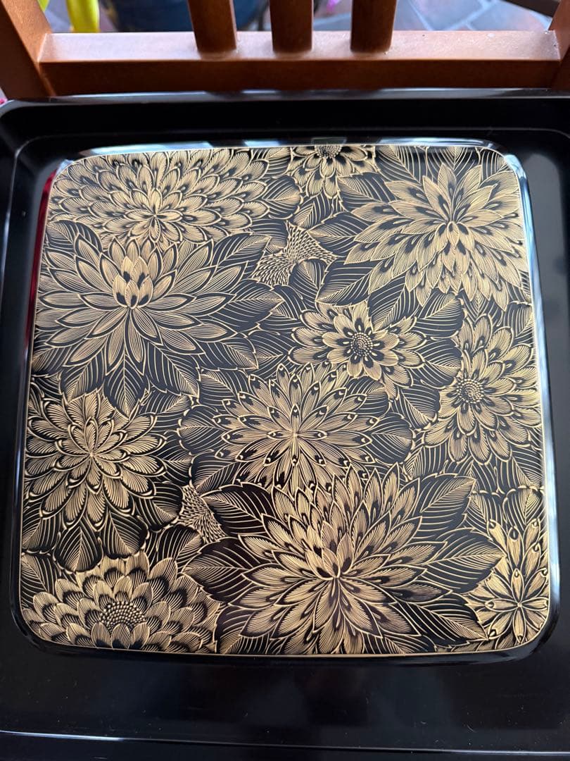 輪島塗　菊沈金彫詰 菓子器 共箱付き