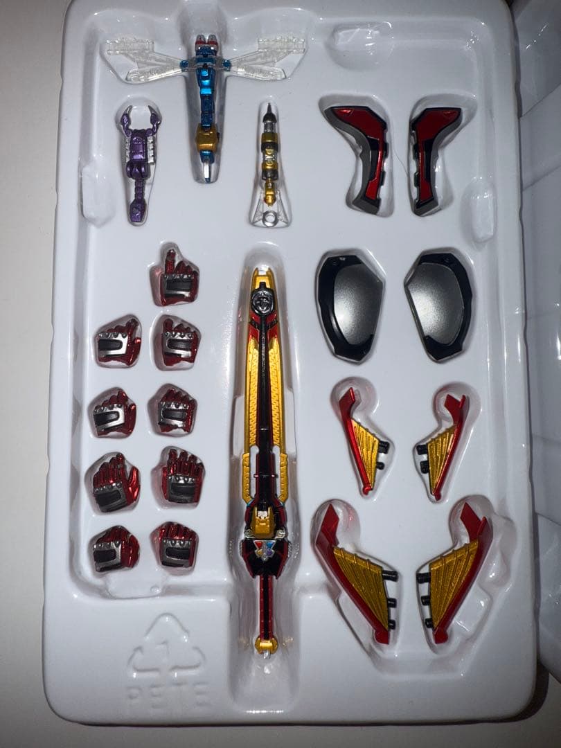 S.H.Figuarts(真骨彫製法)仮面ライダーカブトハイパーフォーム