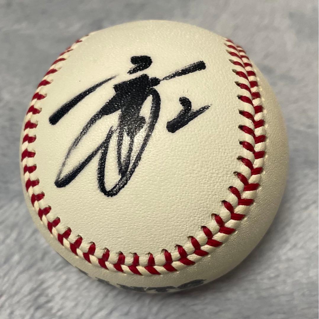 小笠原道大＆ラミレス（巨人）投げ入れサインボール ケース付き - メルカリ