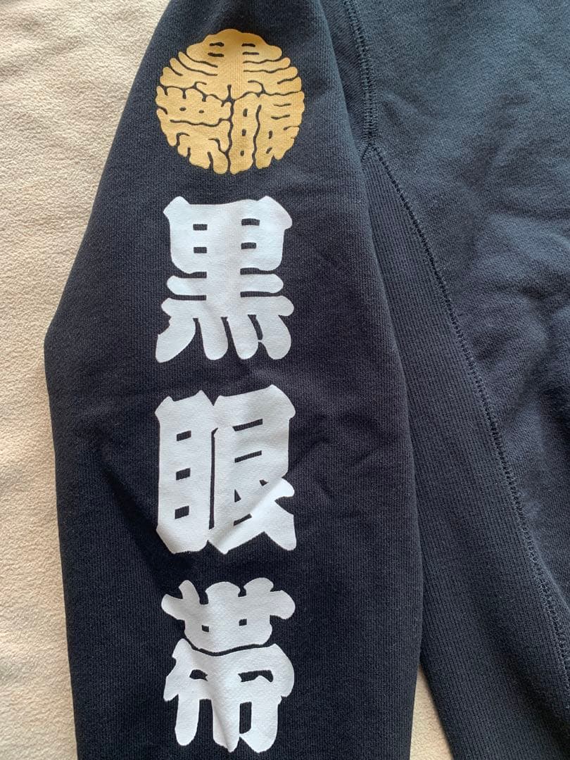 ブラックアイパッチ 黒眼帯 バックプリント 家紋ロゴ パーカー L