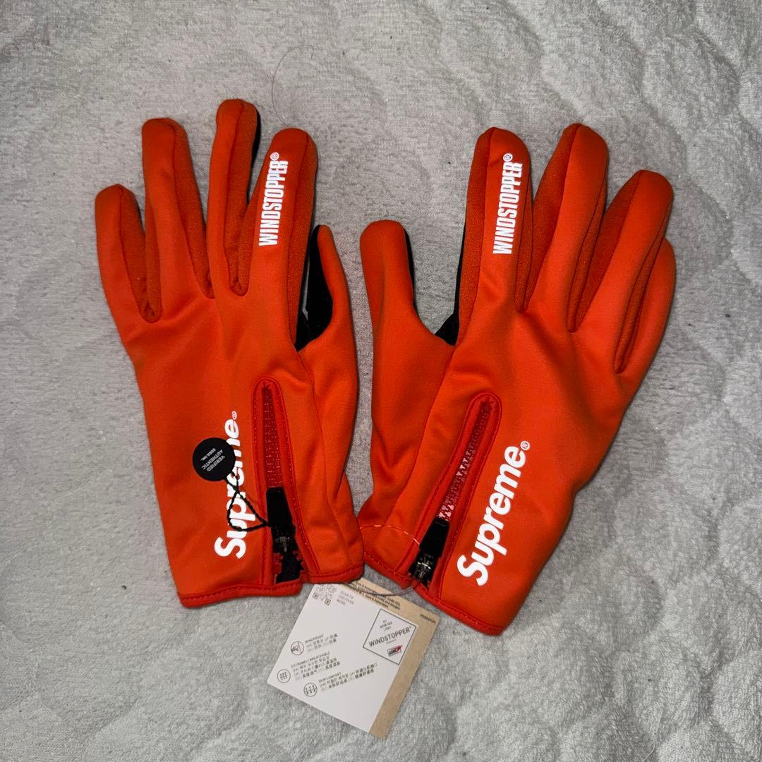R*d様 Supreme WINDSTOPPER Zip Gloves Oran - メルカリ