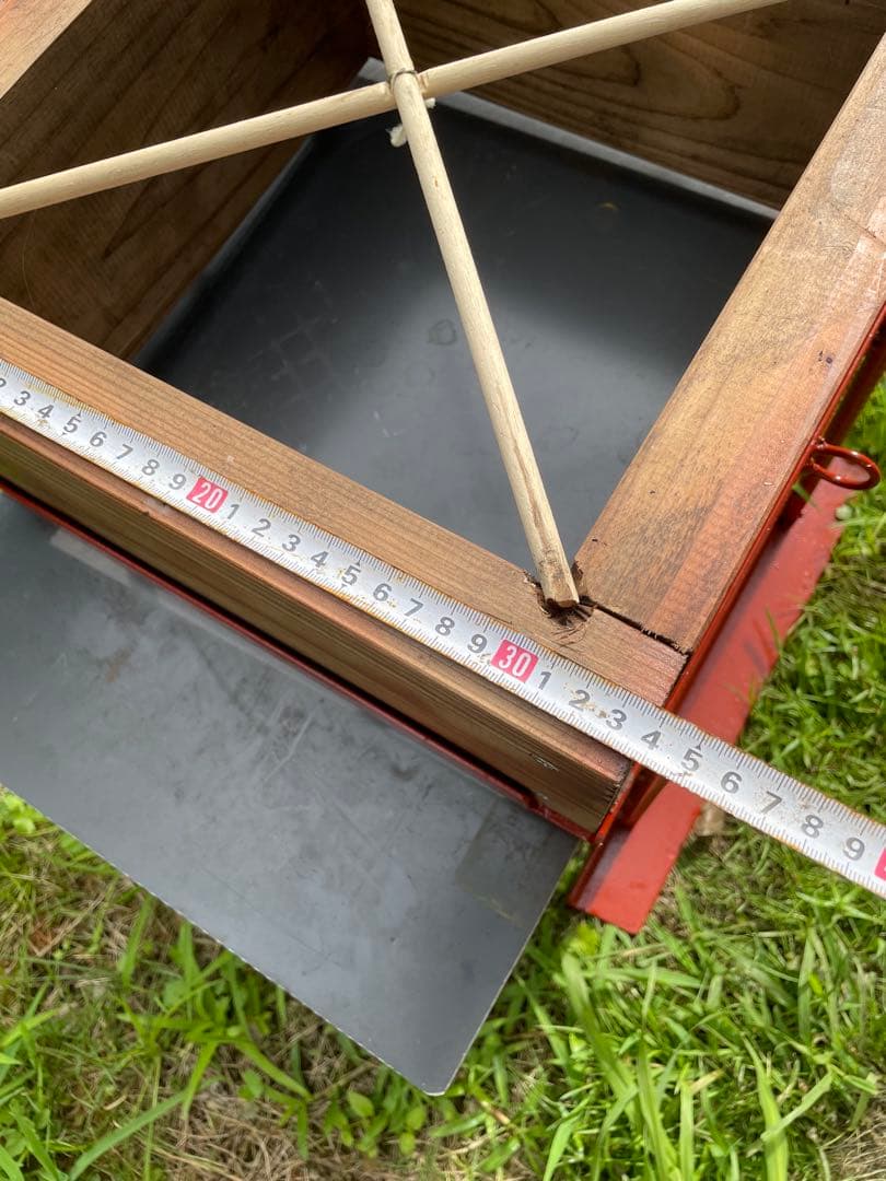 日本蜜蜂 巣箱台 338mm（赤）