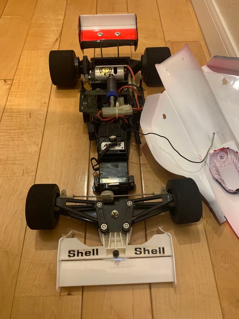 タミヤ　1/10ラジコン　マクラーレンホンダMP4/5B マールボロ