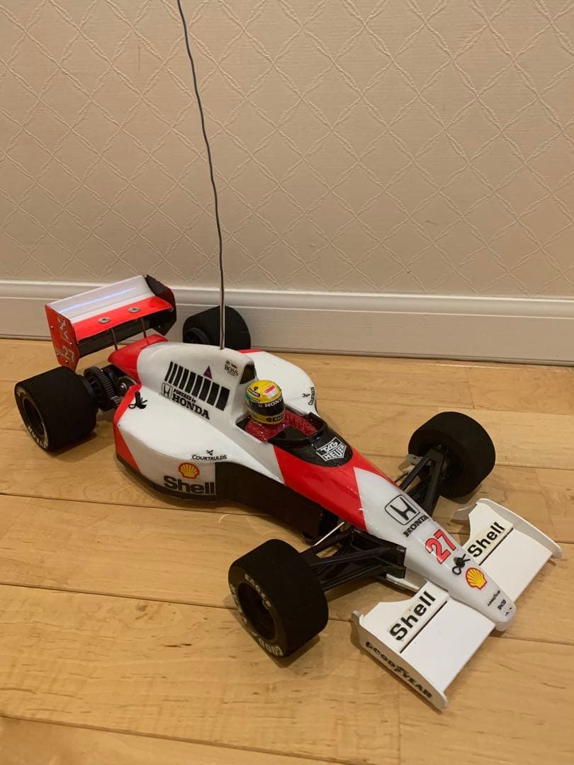 タミヤ　1/10ラジコン　マクラーレンホンダMP4/5B マールボロ