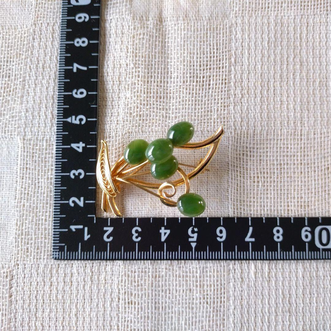 087】ヴィンテージ ブローチ 翡翠 ヒスイ 天然石 グリーン リーフ