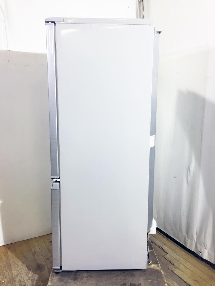 玄関前SHARP 167L 冷蔵庫【SJ-D17D-S】E4AO