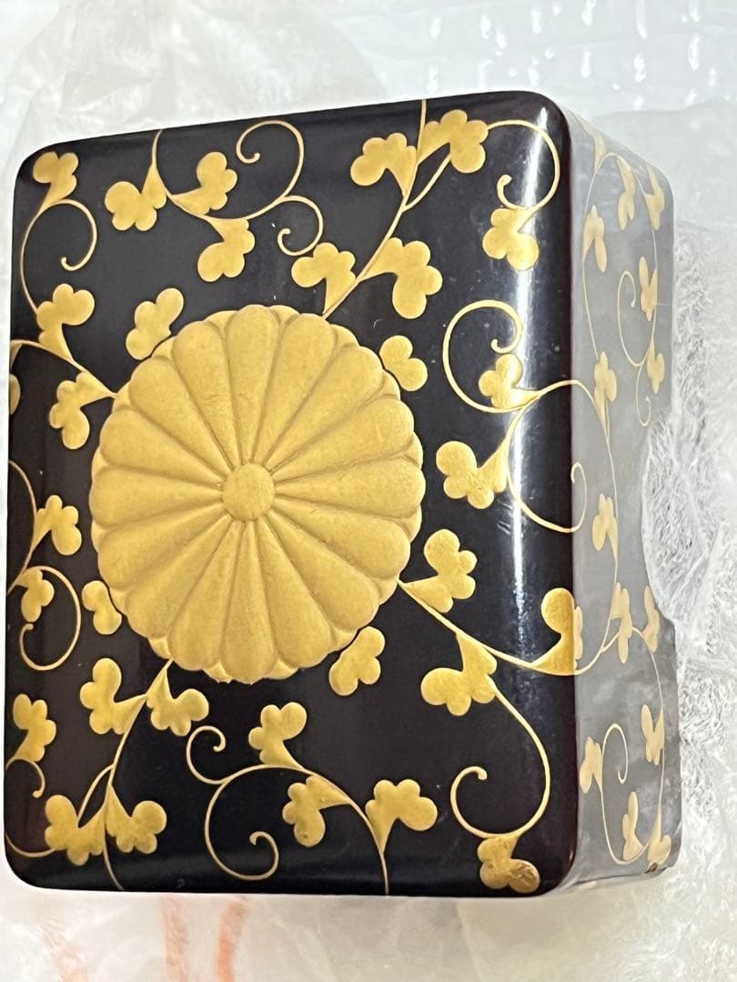 根付作家の名工正一造蒔絵箱入り　値下げしました。