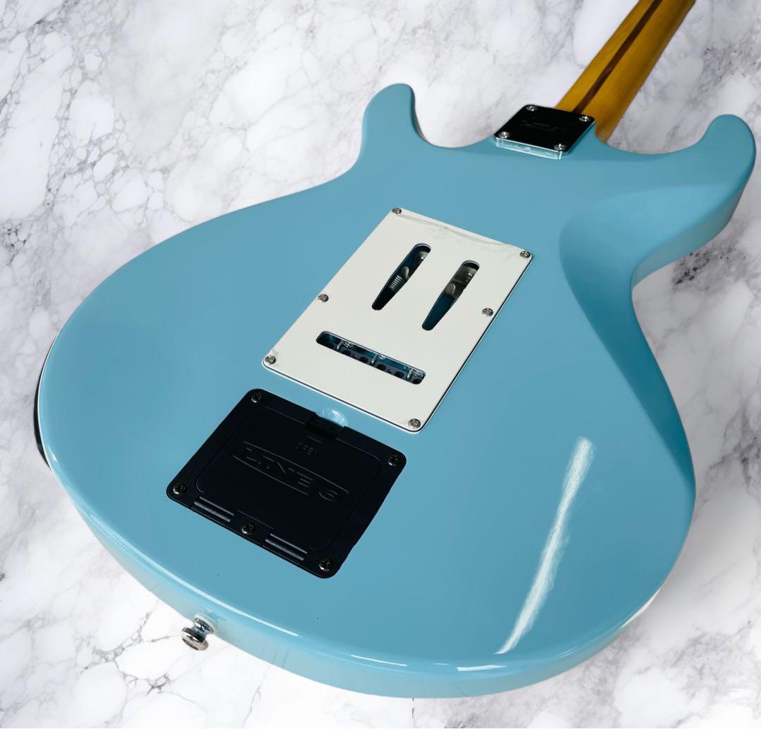 (新品同様) LINE6 VARIAX 600 エレキギター ブルー色