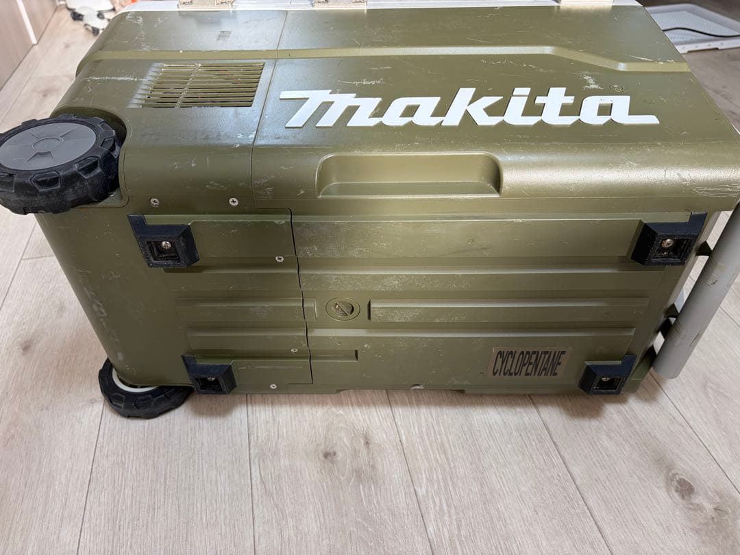 【ジャンク】Makita マキタ 充電式保冷温庫 CW001G 本体のみ