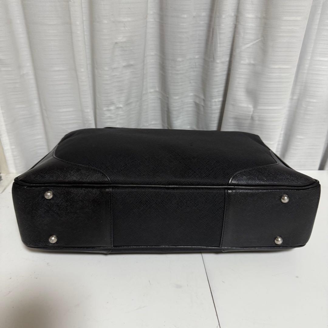 ⭐️極美品⭐️ペッレモルビダ　キャピターノ　レザー　ブラック　　ビジネスバッグ