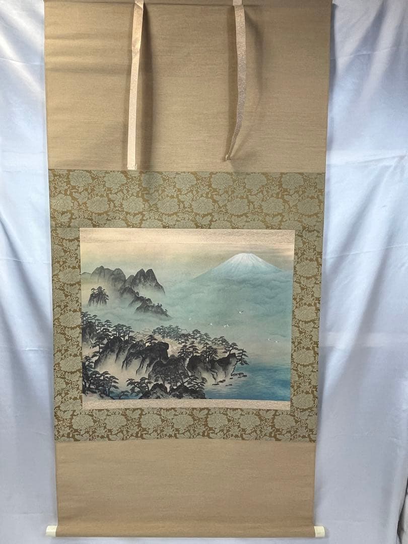 【希少】 掛軸 名品 横山大観 限定複製 蓬莱山図 化粧箱付 922 希少】 掛軸 名品 横山大観 限定複製 蓬莱山図 化粧箱付 922 希少