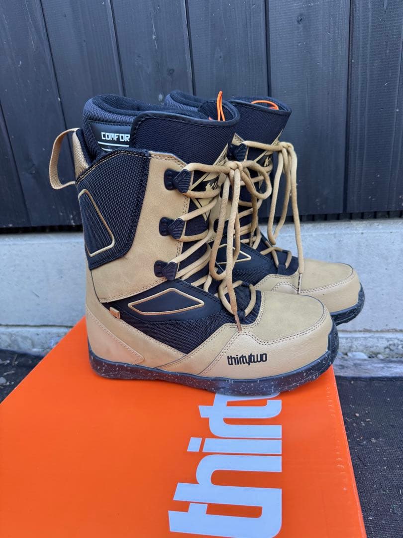 ほぼ新品 thirtytwo スノーボードブーツ JP 32